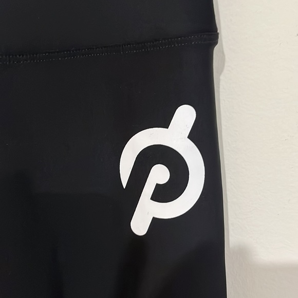 Peloton blk tights w/multi color pattern inside leg sz med 26” inseam - Picture 2 of 5